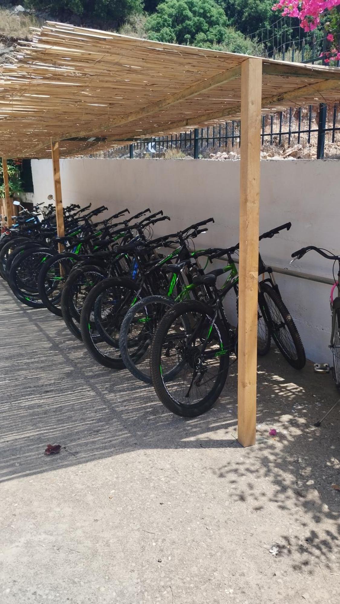 Oasis Hostel Himare Exterior photo